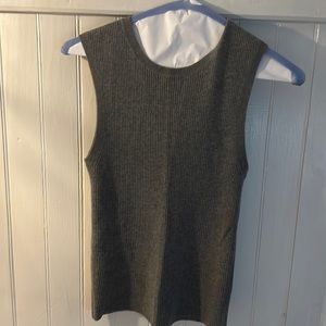Like new cashmere sleeveless sweater